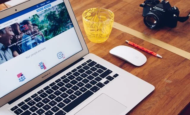 what is display advertising?