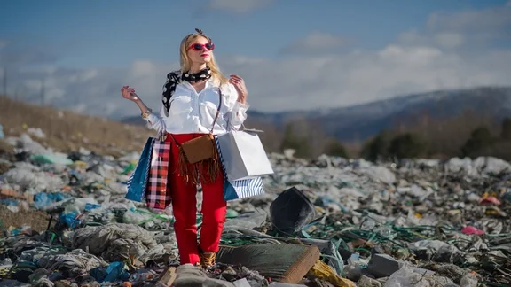 waste_fast_fashion