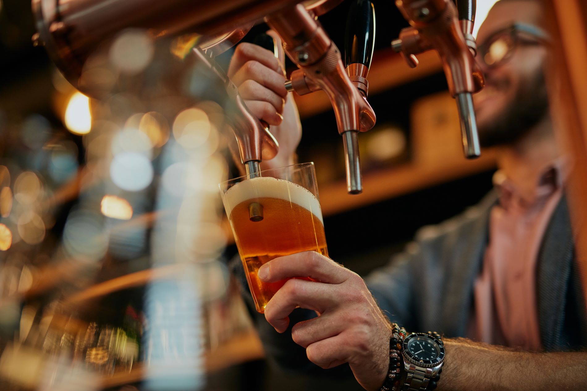 Pubs, Bars React To “Meaningless” Late Night time Closure Plans