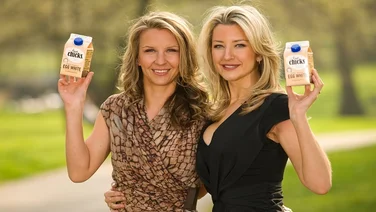 Two Chicks: Alla Ouvarova and Anna Richey